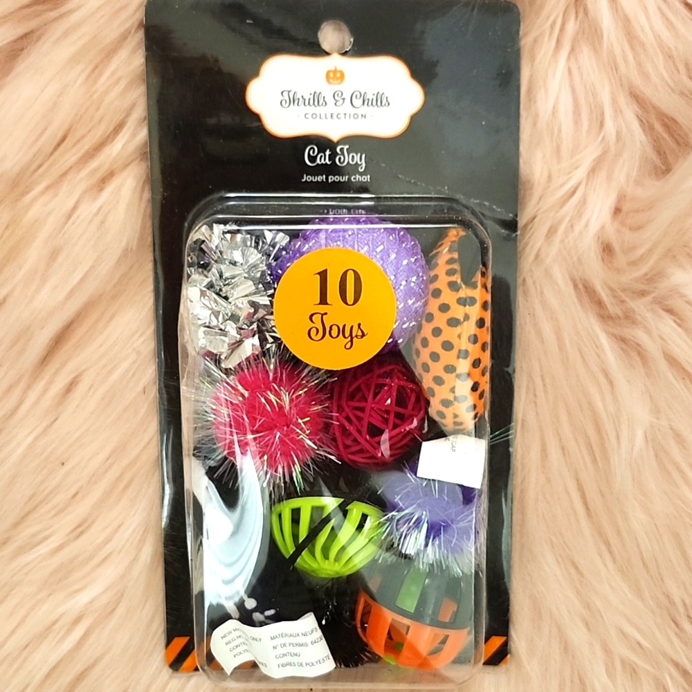 Brand New HOLIDAY INSPIRED THRILLS & CHILLS ASSORTED CAT TOYS-10CT.